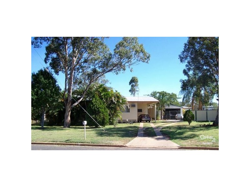 18 bottletree avenue, Blackwater QLD 4717