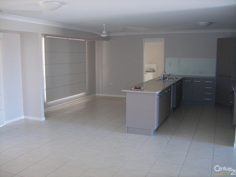 12 Guy Street, Emerald QLD 4720