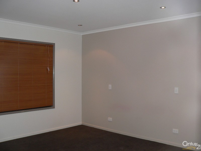 7 Paperbark Place, Emerald QLD 4720