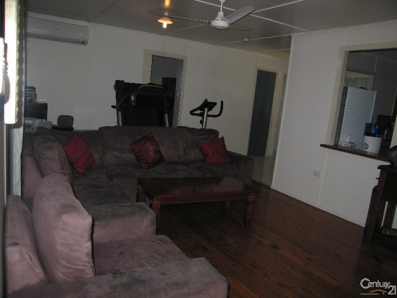 11 Columba Street, Blackwater QLD 4717