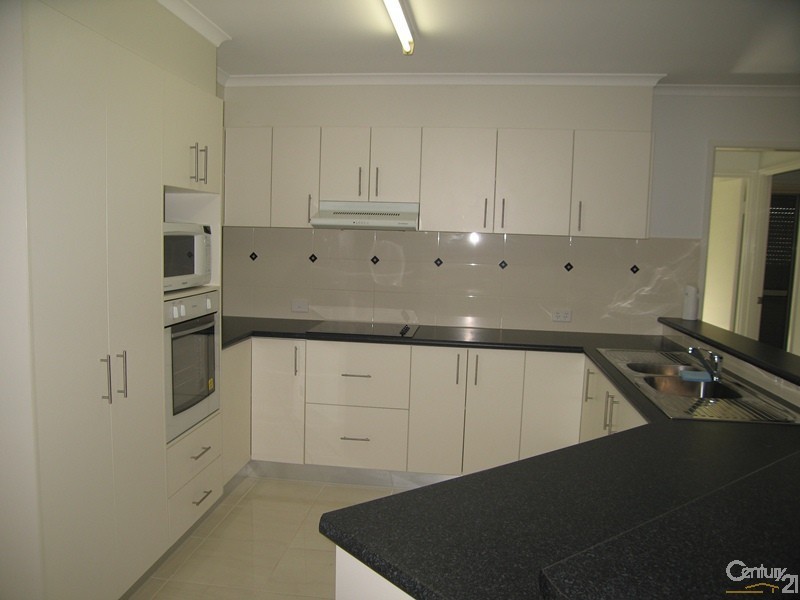 15 Egan Street, Emerald QLD 4720