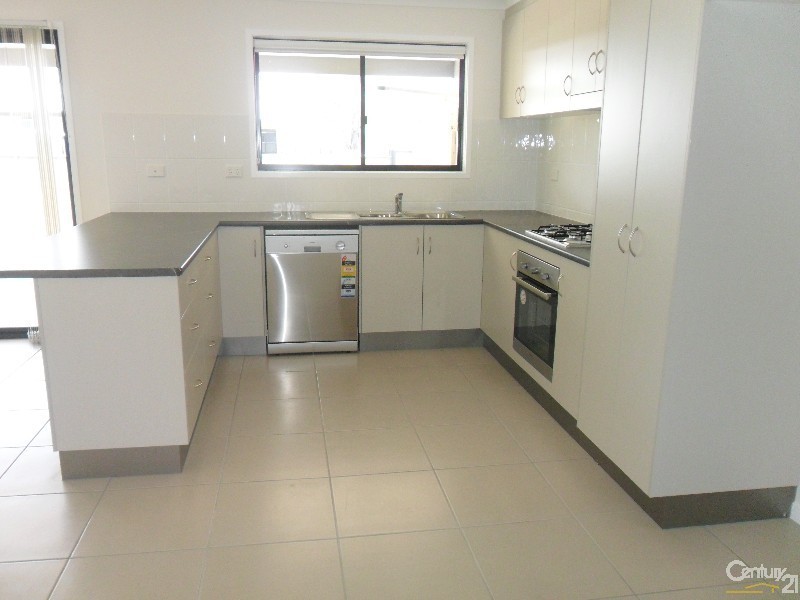 2/16 Bauman Way, Blackwater QLD 4717