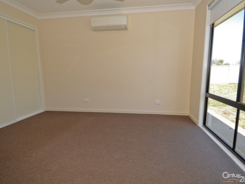 8 Baird street, Emerald QLD 4720