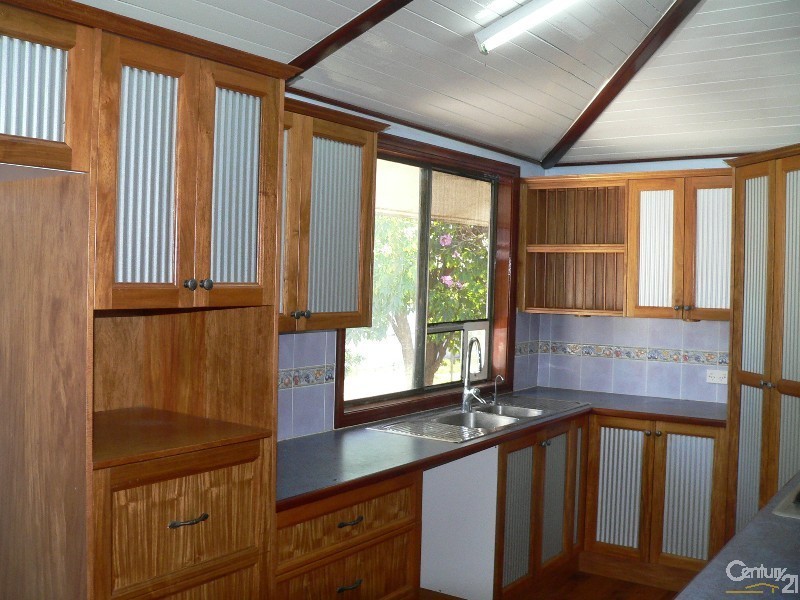 35 Retro, Emerald QLD 4720