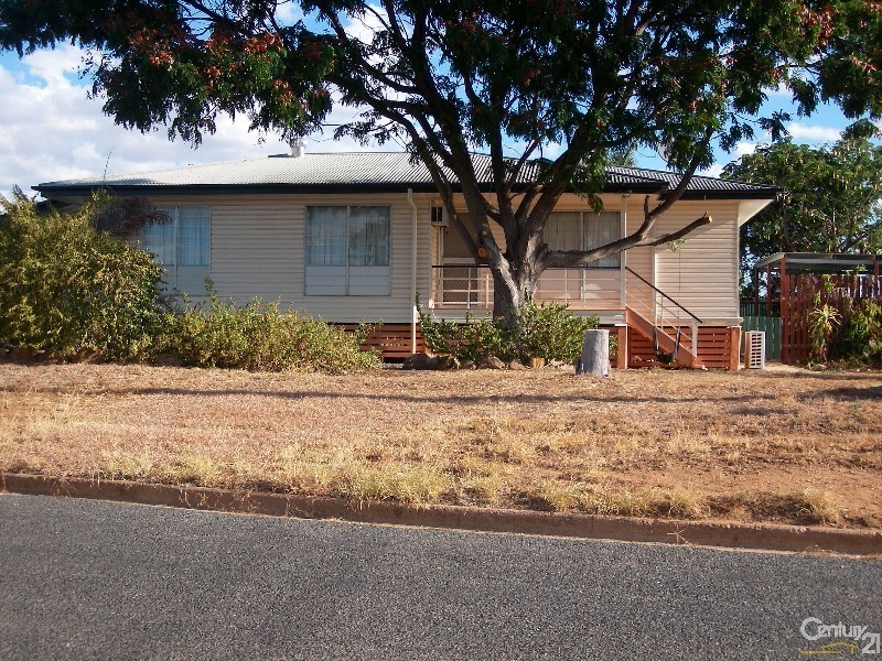 27 Littlefield Street, Blackwater QLD 4717