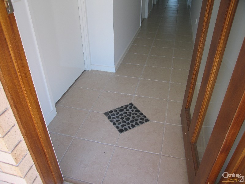 35 Mayfair Drive, Emerald QLD 4720