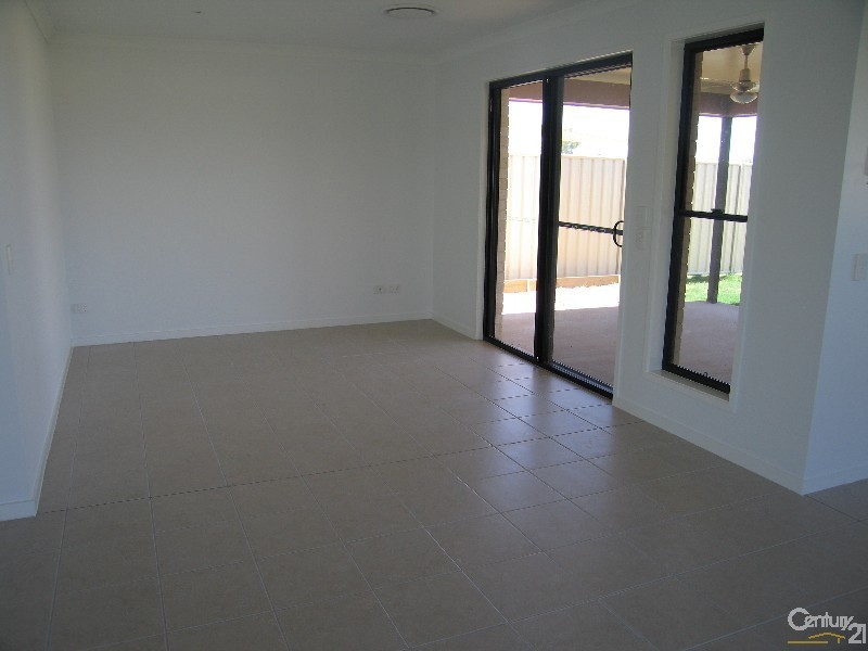 35 Mayfair Drive, Emerald QLD 4720