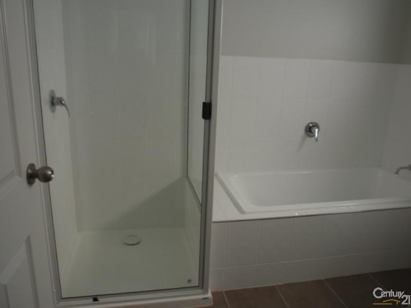 16 Summer Red Court, Blackwater QLD 4717