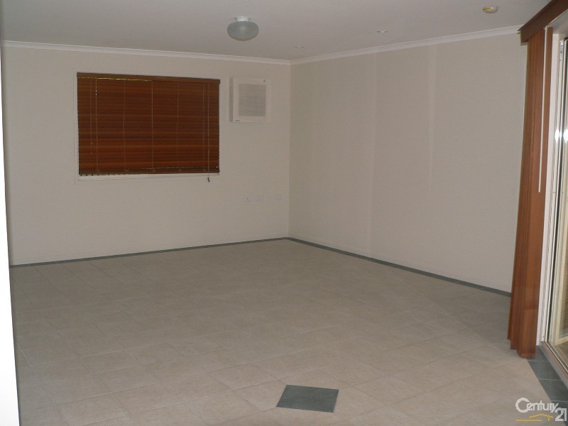 106 Gray Street, Emerald QLD 4720