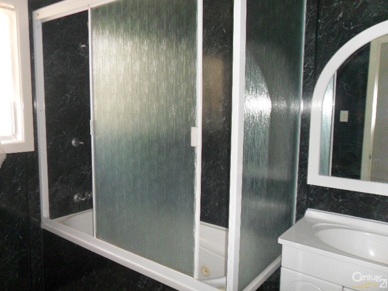 32 Wattle Street, Blackwater QLD 4717