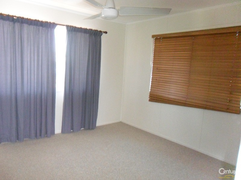 32 Wattle Street, Blackwater QLD 4717