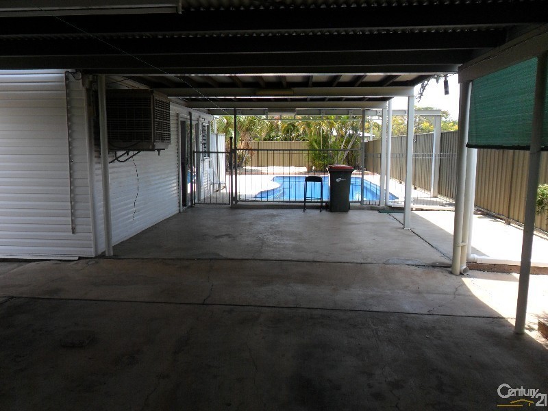 32 Wattle Street, Blackwater QLD 4717