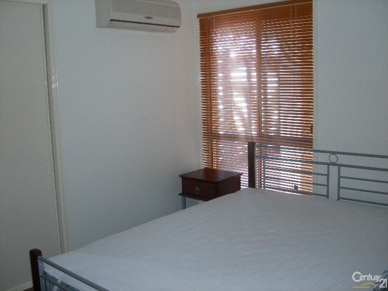 18 Mayfair Drive, Emerald QLD 4720