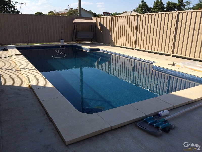 28 Church Lane, Emerald QLD 4720