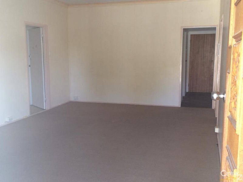 28 Church Lane, Emerald QLD 4720