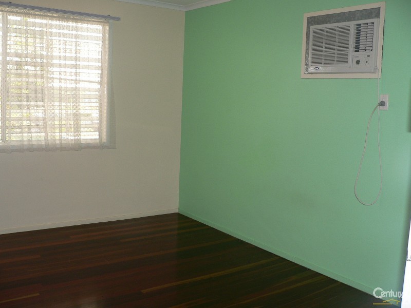 8 Cork Street, Blackwater QLD 4717