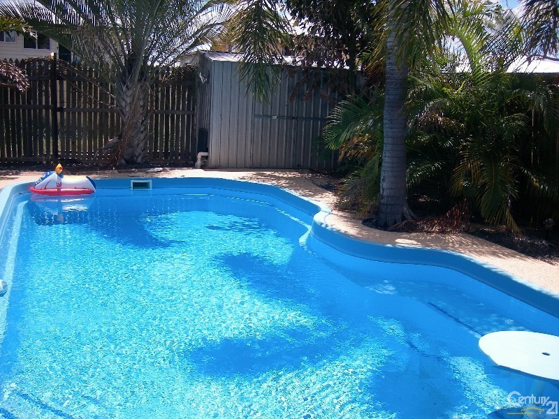 8 Cork Street, Blackwater QLD 4717