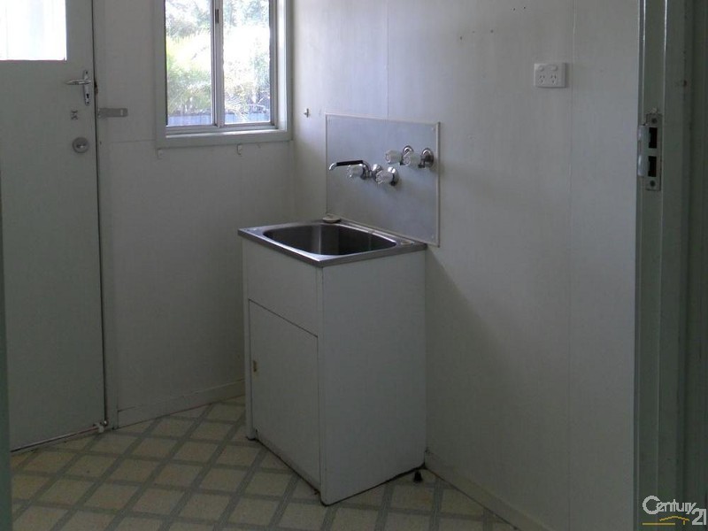 36 Wattle Street, Blackwater QLD 4717