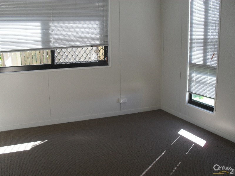 27 Blackbutt Street, Blackwater QLD 4717