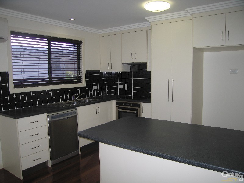 2B Paperbark Place, Emerald QLD 4720