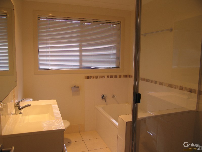 2B Paperbark Place, Emerald QLD 4720