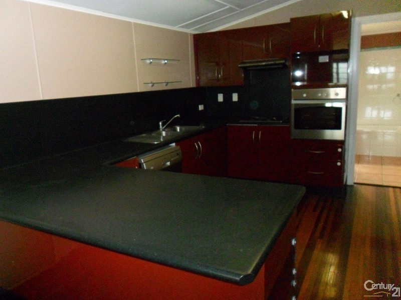 20-22 Sandalwood Street, Blackwater QLD 4717