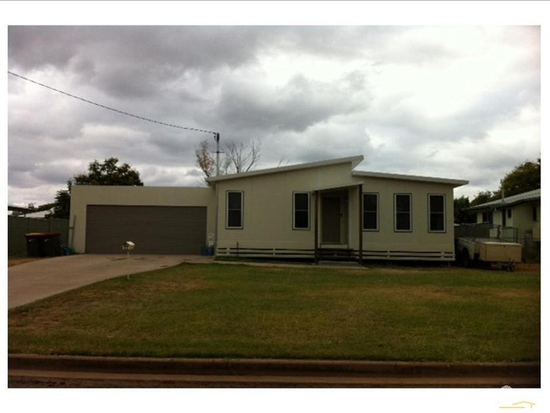 21 Oliffe Street, Blackwater QLD 4717