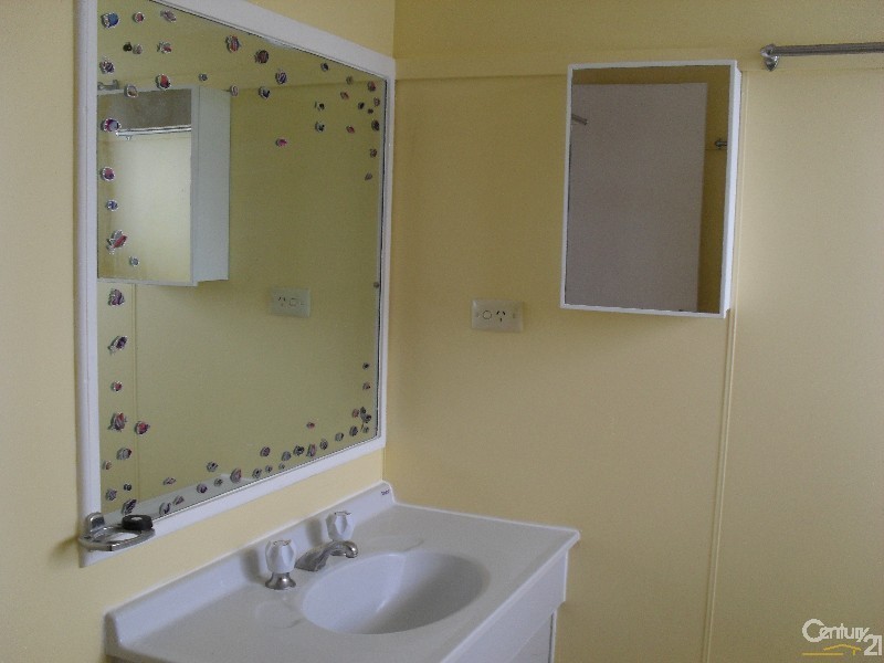 1 Blackbutt Street, Blackwater QLD 4717