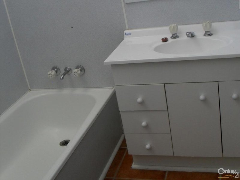 29 Hunter Street, Blackwater QLD 4717