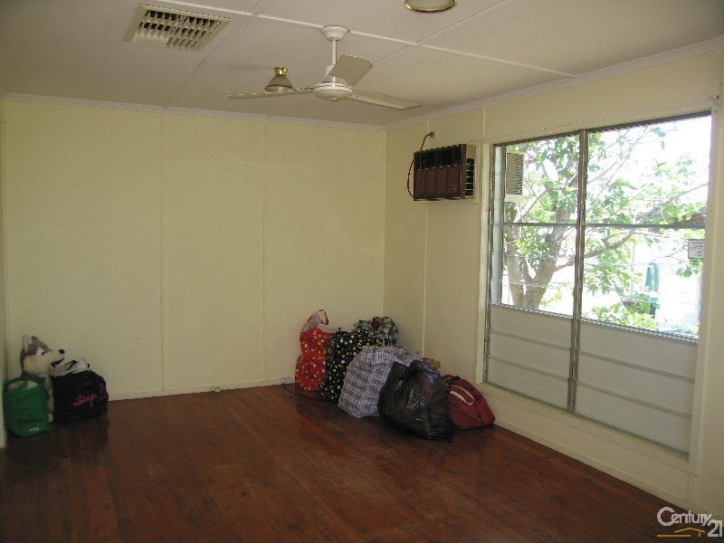 22 Long Street, Blackwater QLD 4717