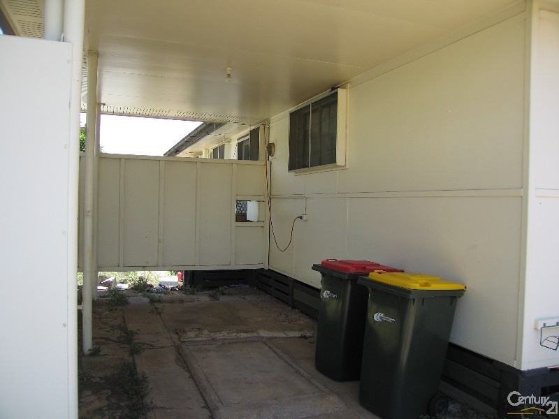 22 Long Street, Blackwater QLD 4717