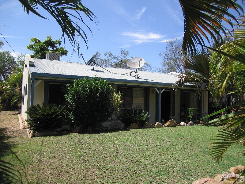 901 Fairbairn Road, Emerald QLD 4720