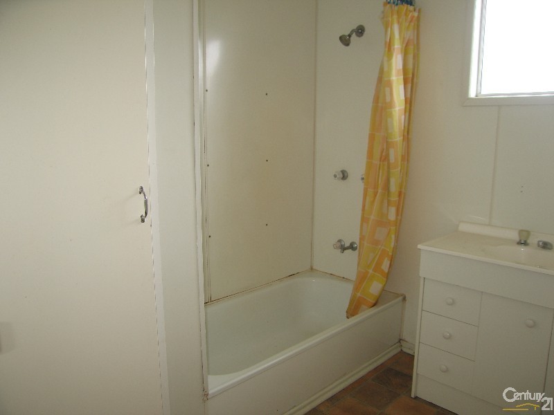 18 Fern Street, Blackwater QLD 4717