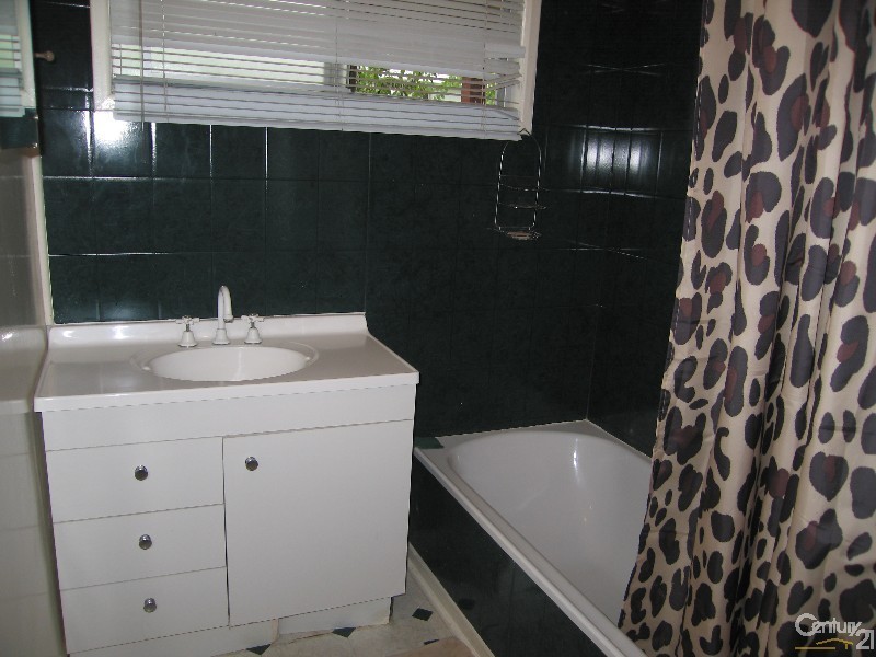 34  Bendee Crescent, Blackwater QLD 4717