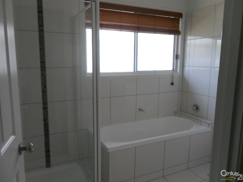 1/26 Blackbutt Street, Blackwater QLD 4717