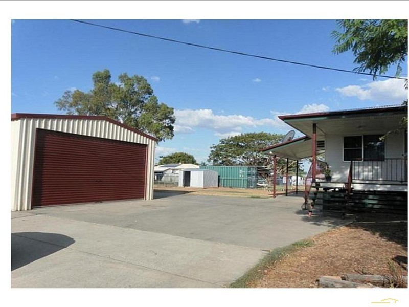 2 Mangrove Street, Blackwater QLD 4717