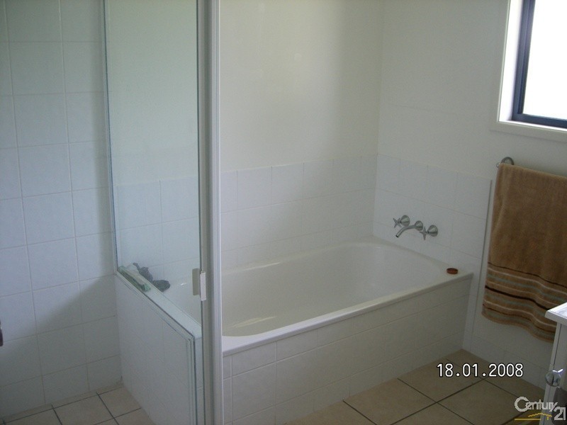 6 Coombs Court, Emerald QLD 4720