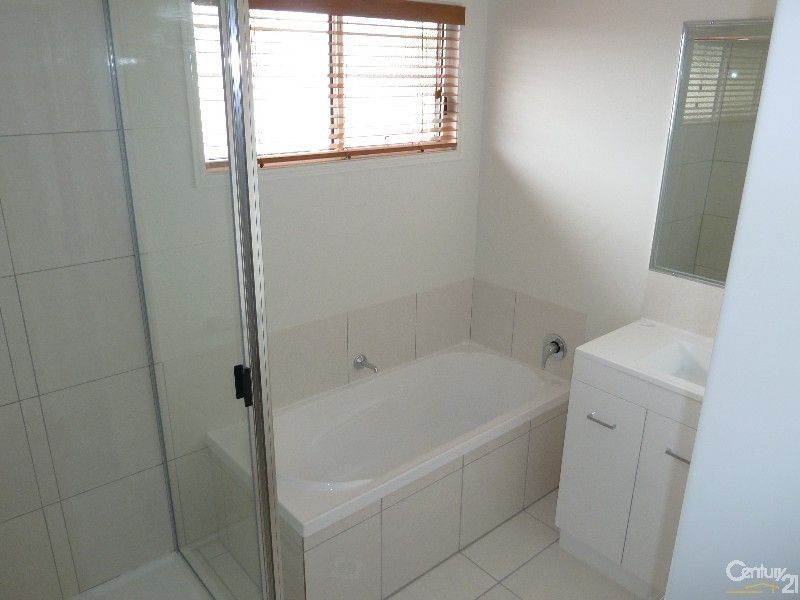 1/16 Pandanus Street, Blackwater QLD 4717