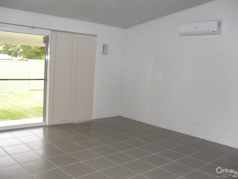 18 Hunter Street, Blackwater QLD 4717