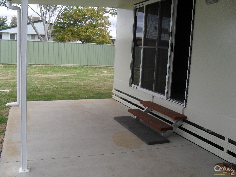 18 Hunter Street, Blackwater QLD 4717