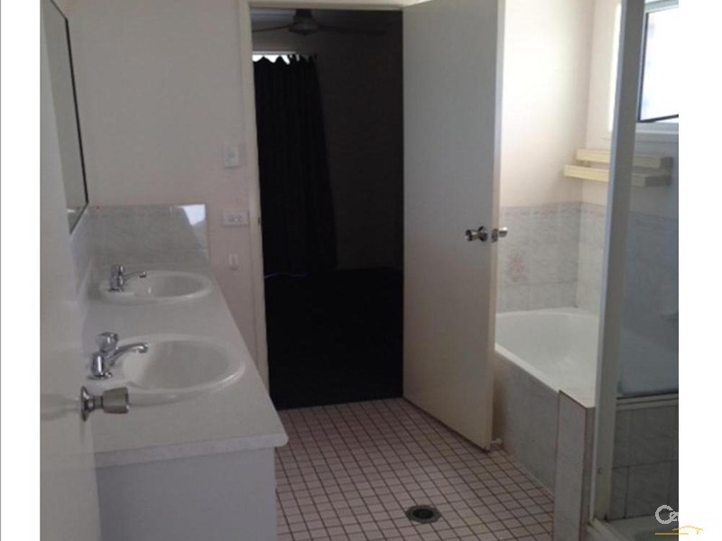 1 Park Avenue, Emerald QLD 4720