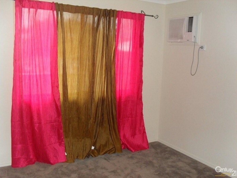 2 Bredhauer Street, Blackwater QLD 4717