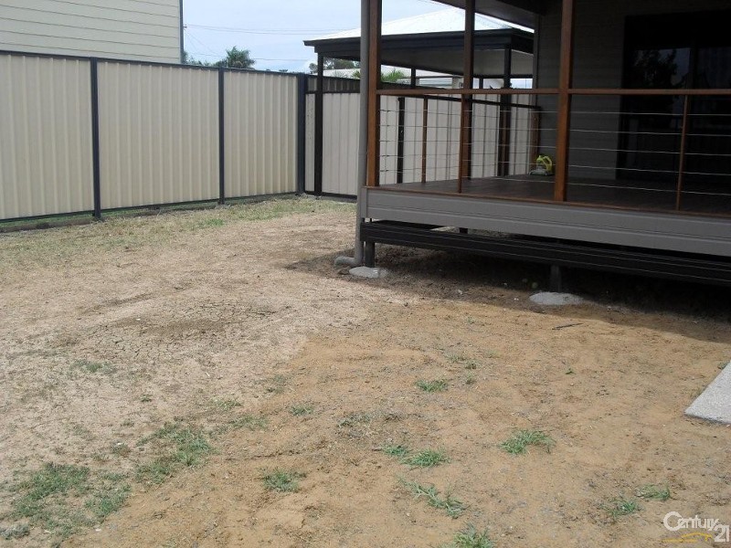 2 Bredhauer Street, Blackwater QLD 4717