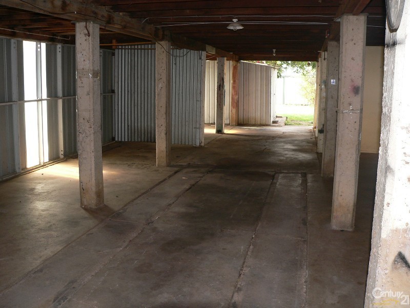 8 Cork Street, Blackwater QLD 4717