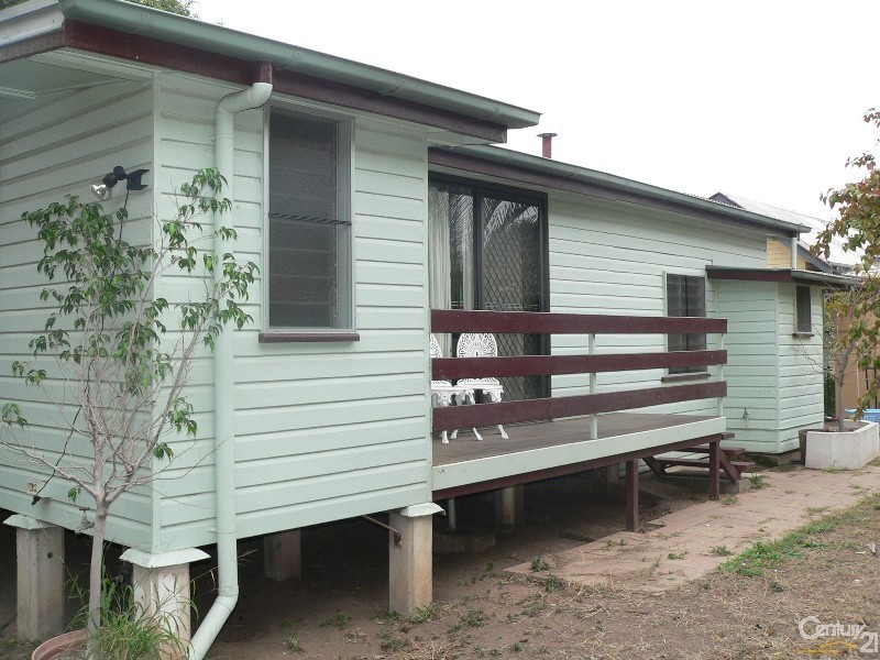 18 Bicentennial Drive, Emerald QLD 4720