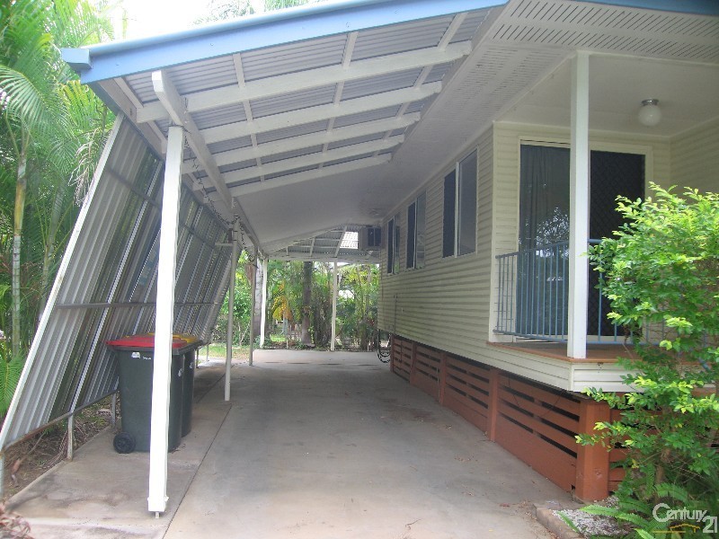 42 Wattle Street, Blackwater QLD 4717