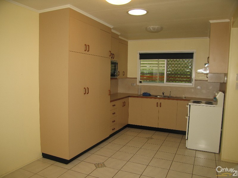 42 Wattle Street, Blackwater QLD 4717