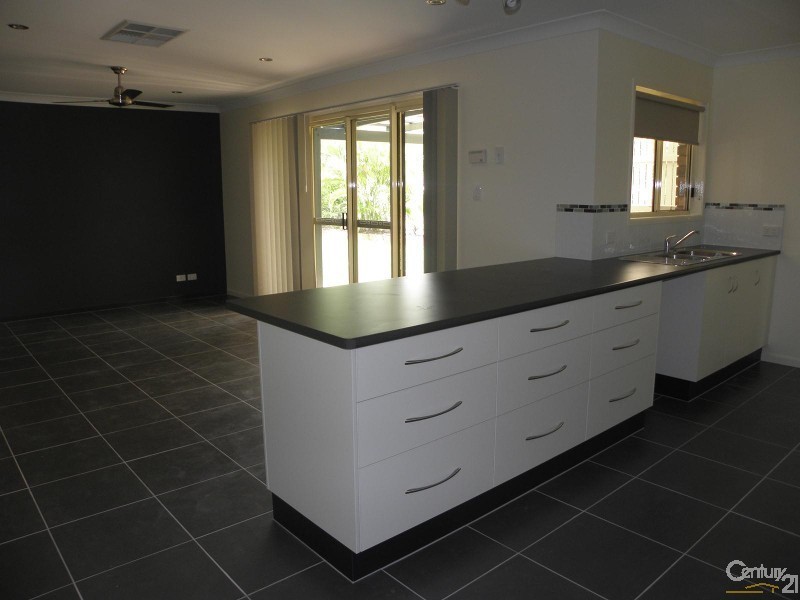11 Louisa Street, Emerald QLD 4720