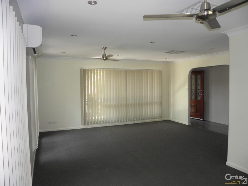 11 Louisa Street, Emerald QLD 4720