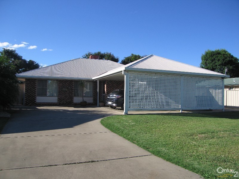 32 Jacqueline Drive, Emerald QLD 4720